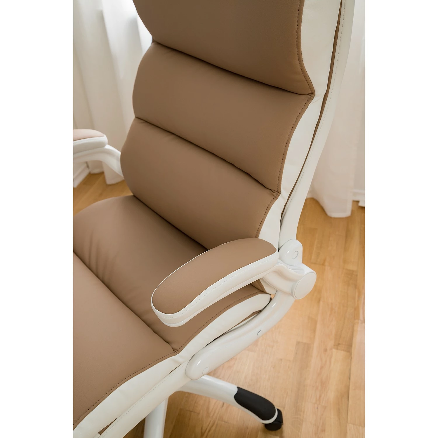 Home24office Fauteuil de direction Loipo II - Imitation cuir - Macchiato / Blanc 16 Home24office Fauteuil de direction Loipo II - Imitation cuir - Macchiato / Blanc – Image 14