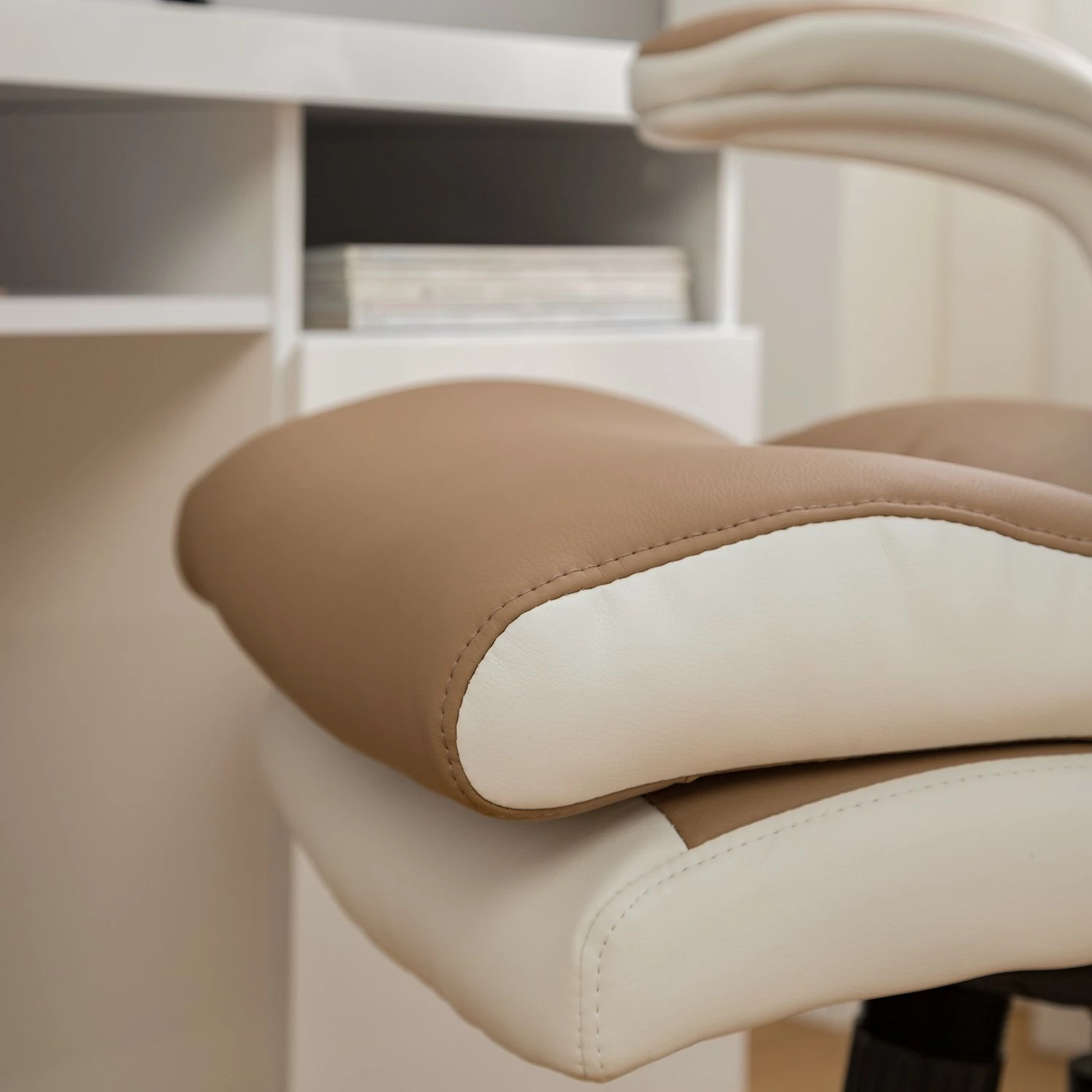 Home24office Fauteuil de direction Loipo II - Imitation cuir - Macchiato / Blanc 19 Home24office Fauteuil de direction Loipo II - Imitation cuir - Macchiato / Blanc – Image 17