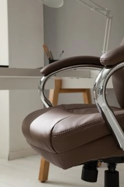 Home24office Fauteuil de direction Director II - Imitation cuir - Cappuccino -Chaises Boutique 1000064391 200819 06140400003 DETAILS P000000001000064391