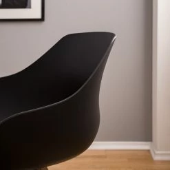 Mørteens Chaises à accoudoirs Skelde I - Matière plastique / Hévéa massif - Noir - Lot de 2 -Chaises Boutique 1000123392 201126 16390800009 MOOD DETAILS P000000001000123392 mood