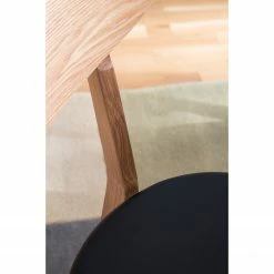 Mørteens Chaises Bogmoor (lot de 2) - imitation cuir / Frêne massif - Beige / Noir -Chaises Boutique 1000123742 210106 06472300007 DETAILS P000000001000123742