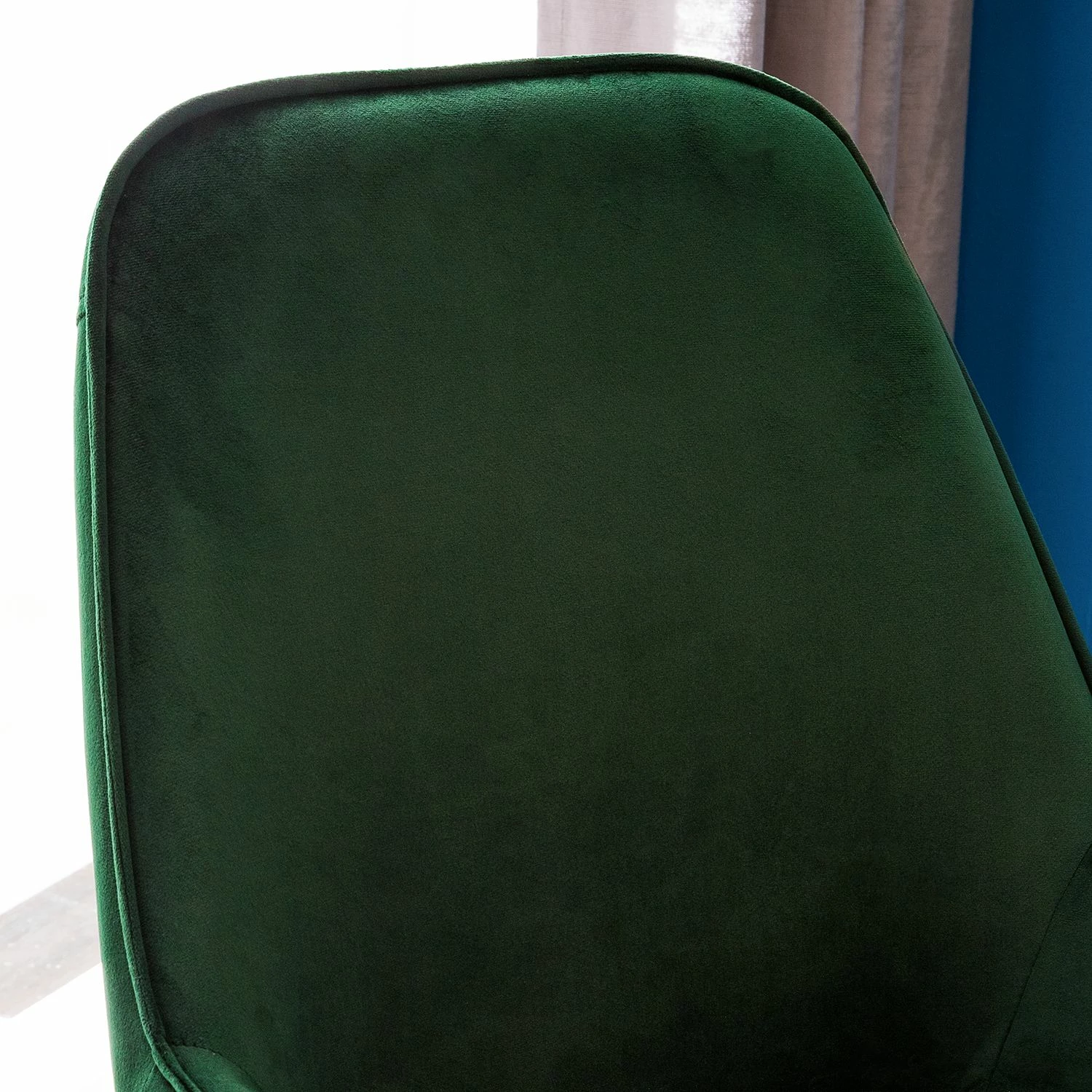Jack & Alice Chaises capitonnées Evy (lot de 2) - Velours / Métal - Doré - Velours Sua: Vert foncé 12 Jack & Alice Chaises capitonnées Evy (lot de 2) - Velours / Métal - Doré - Velours Sua: Vert foncé – Image 10