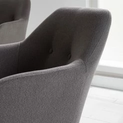 Mørteens Chaise à accoudoirs Bolands - Gris clair / Chêne -Chaises Boutique 1000126061 180725 07402507 GALLERYIMAGES P000000001000126061