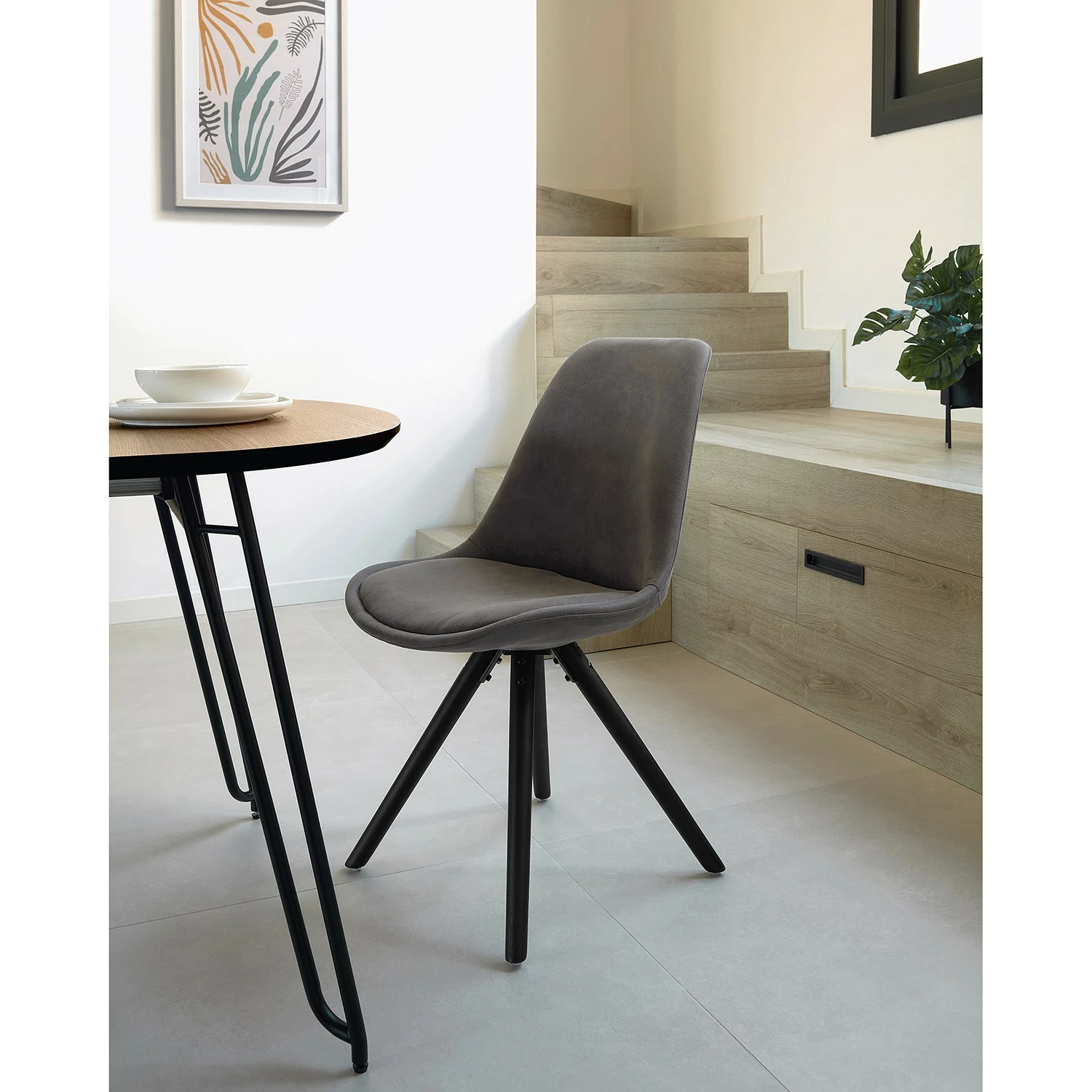 Norrwood Chaises capitonnées Ralf ll (lot de 4) - Graphite 4 Norrwood Chaises capitonnées Ralf ll (lot de 4) - Graphite – Image 2