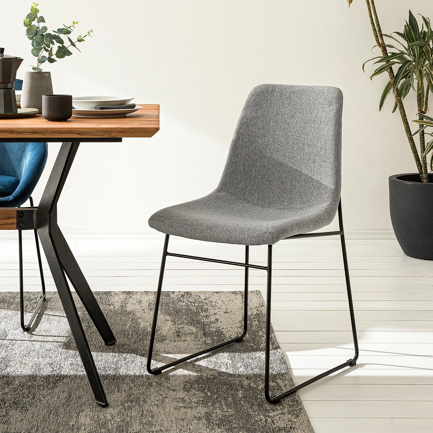 Fredriks Chaise capitonnée Molong - Tissu / Métal - Gris / Noir 4 Fredriks Chaise capitonnée Molong - Tissu / Métal - Gris / Noir – Image 2