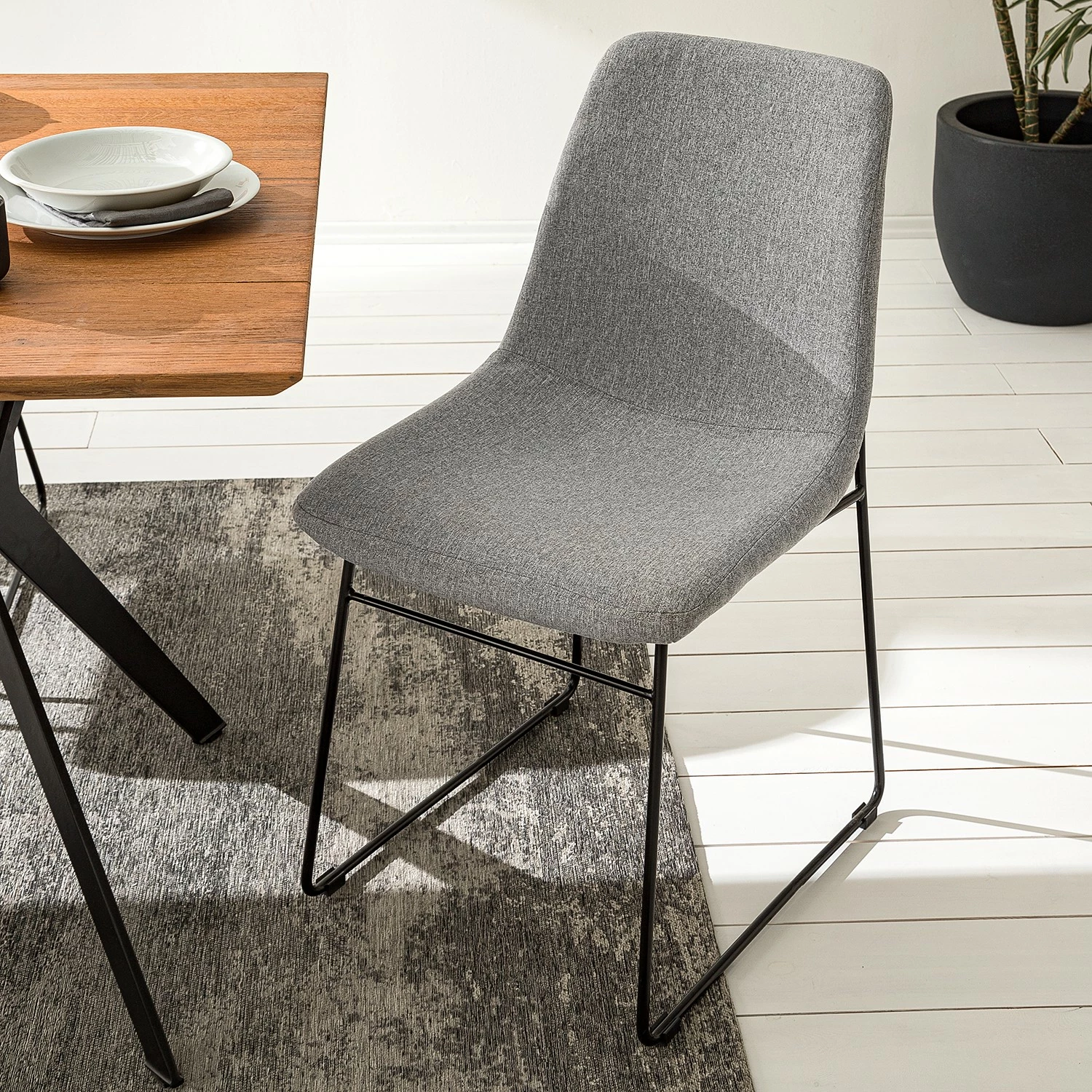 Fredriks Chaise capitonnée Molong - Tissu / Métal - Gris / Noir 5 Fredriks Chaise capitonnée Molong - Tissu / Métal - Gris / Noir – Image 3