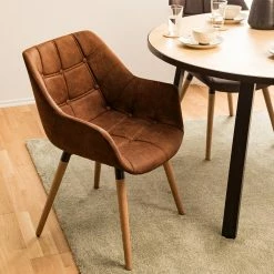 Mørteens Chaise à accoudoirs Lamppi - microfibre / Chêne massif - Microfibre Colby: Cognac vintage - 1 chaise -Chaises Boutique 1000176715 200302 11500500076 MOOD DETAILS P000000001000176715 mood