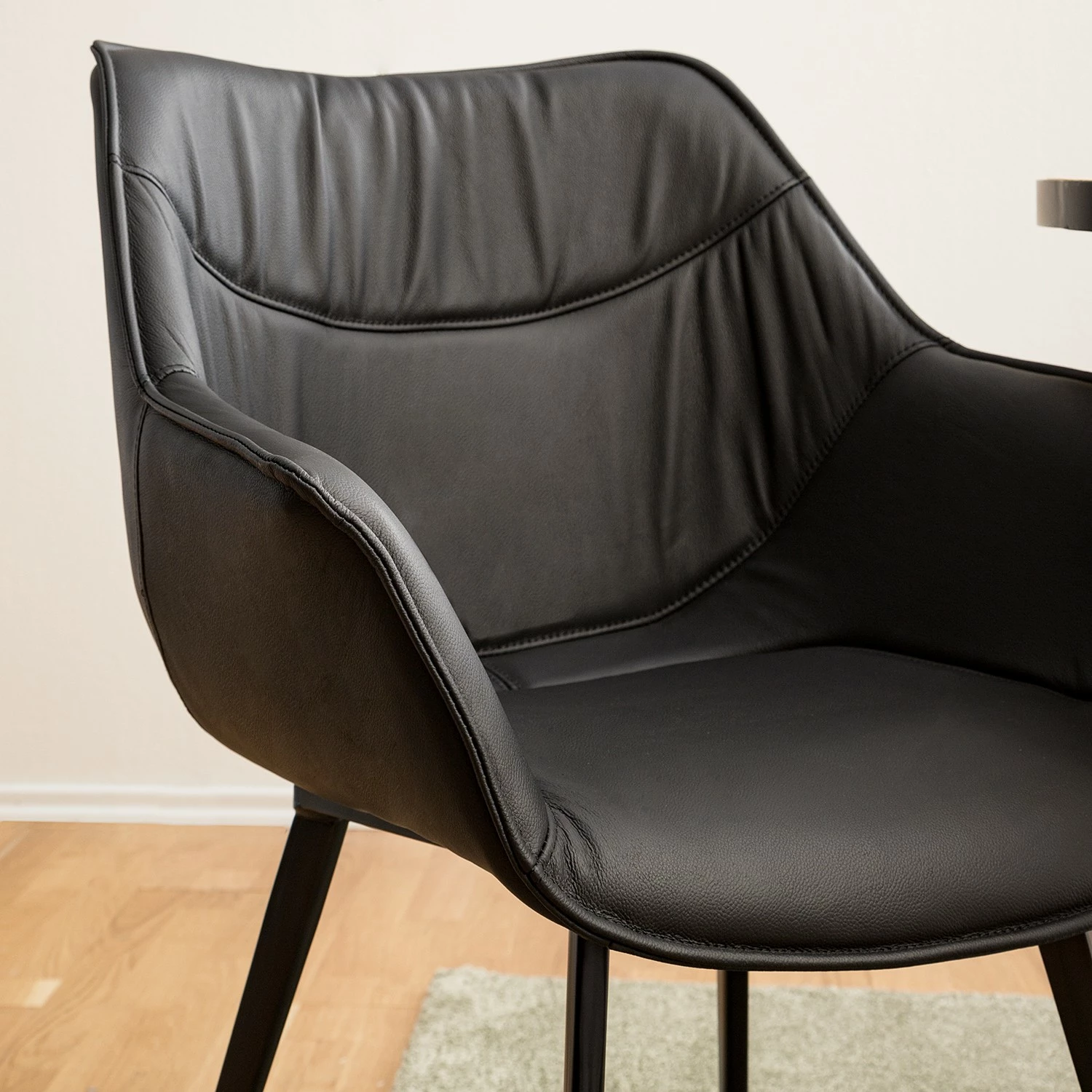 Studio Copenhagen Chaise de salle à manger Balimo - Cuir véritable / Métal - Noir 14 Studio Copenhagen Chaise de salle à manger Balimo - Cuir véritable / Métal - Noir – Image 12