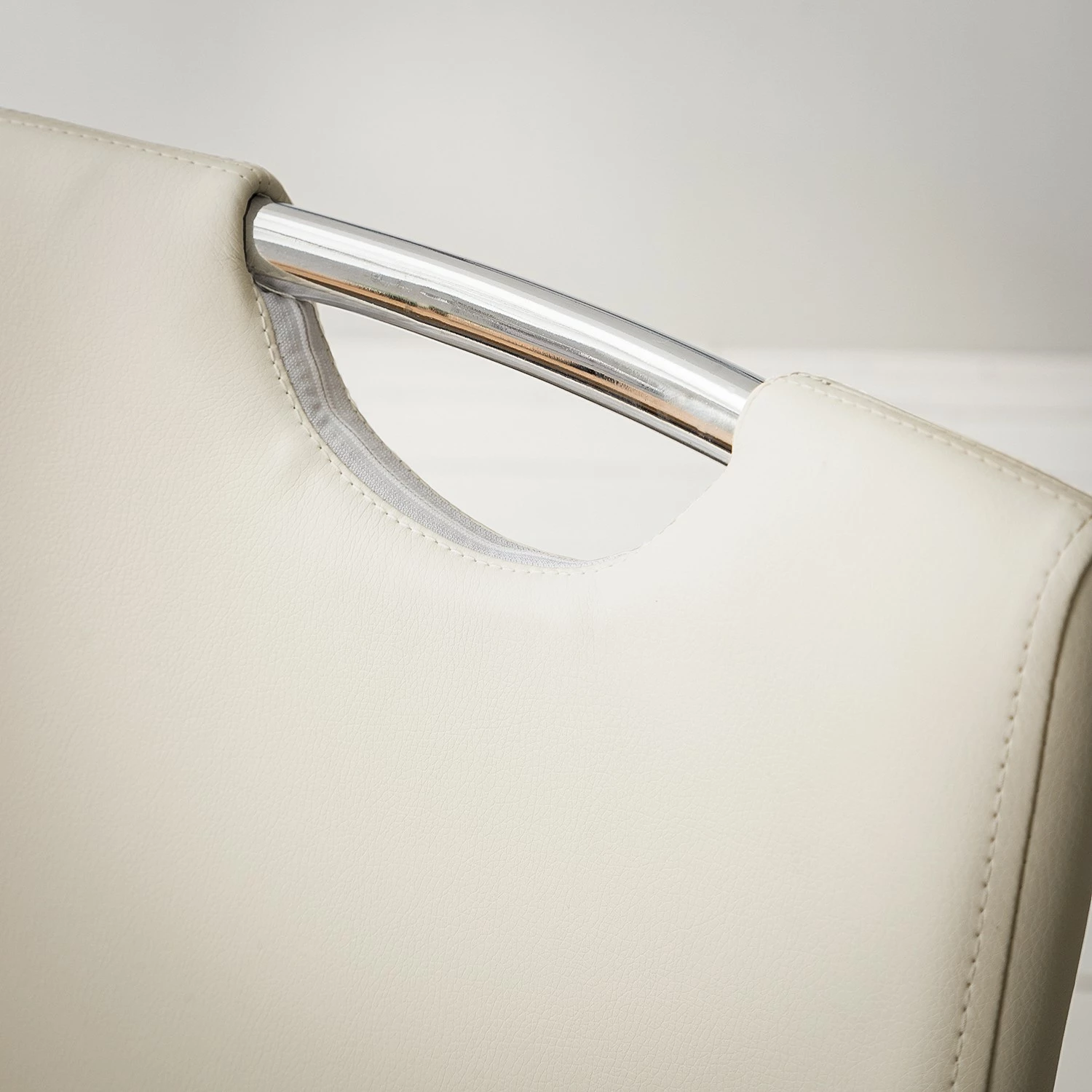 Fredriks Chaises cantilever Nevia I - Imitation cuir / Métal - Chrome - Cuir synthétique Aleli: Créme - Lot de 2 10 Fredriks Chaises cantilever Nevia I - Imitation cuir / Métal - Chrome - Cuir synthétique Aleli: Créme - Lot de 2 – Image 8