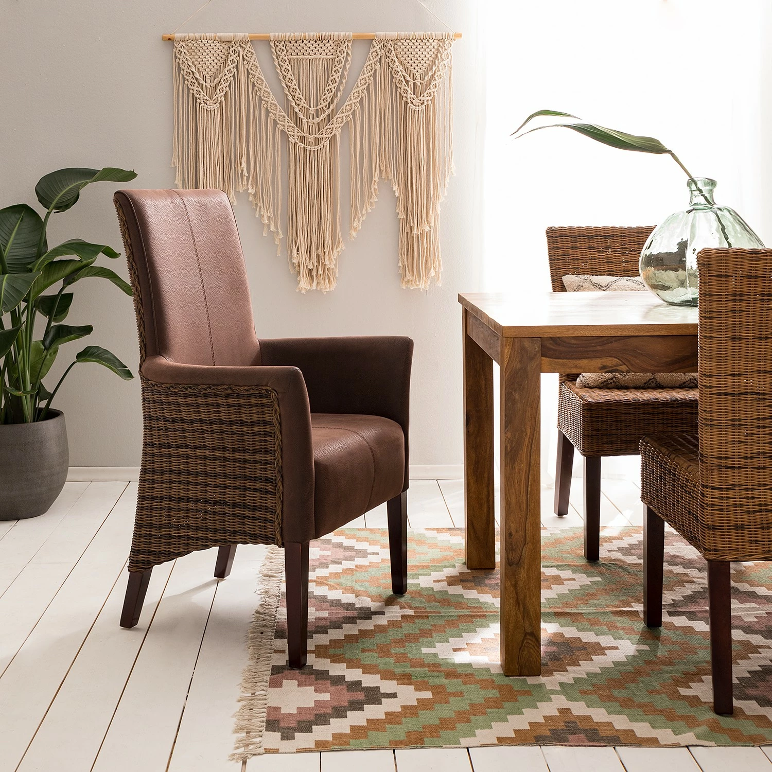 Ars Natura Chaises à accoudoirs Esquina - Imitation cuir / Rotin - Marron vintage / Marron clair chiné 4 Ars Natura Chaises à accoudoirs Esquina - Imitation cuir / Rotin - Marron vintage / Marron clair chiné – Image 2