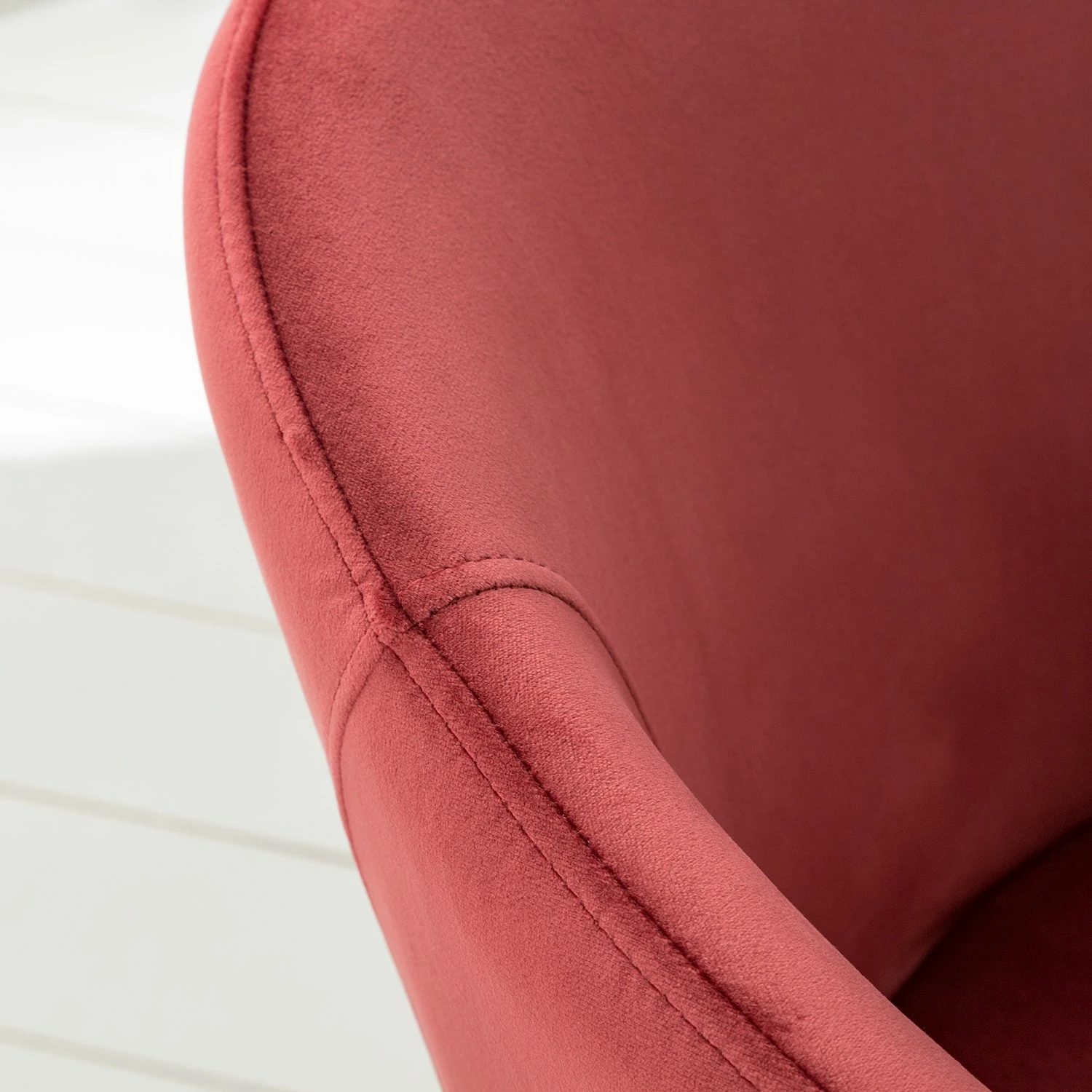 Mørteens Chaise à accoudoirs Koloa I - Velours / Acier - Bordeaux / Noir 13 Mørteens Chaise à accoudoirs Koloa I - Velours / Acier - Bordeaux / Noir – Image 11