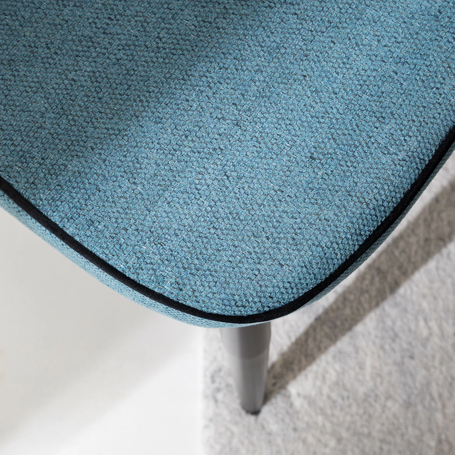 Jack & Alice Chaises capitonnées Jacky (lot de 2) - Tissu & velours / Métal - Gris chiné / Noir 13 Jack & Alice Chaises capitonnées Jacky (lot de 2) - Tissu & velours / Métal - Gris chiné / Noir – Image 11