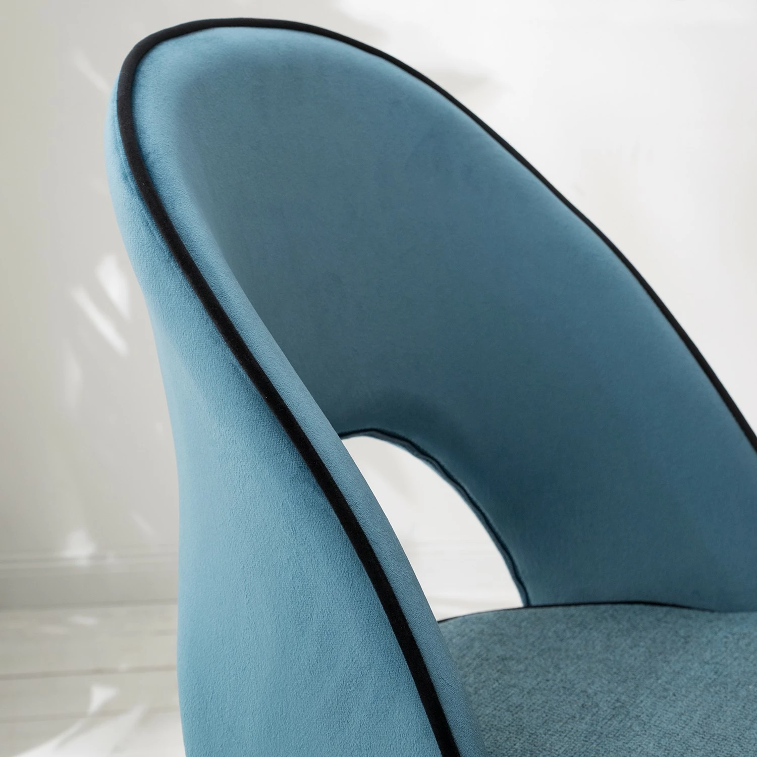 Jack & Alice Chaises capitonnées Jacky (lot de 2) - Tissu & velours / Métal - Gris chiné / Noir 14 Jack & Alice Chaises capitonnées Jacky (lot de 2) - Tissu & velours / Métal - Gris chiné / Noir – Image 12