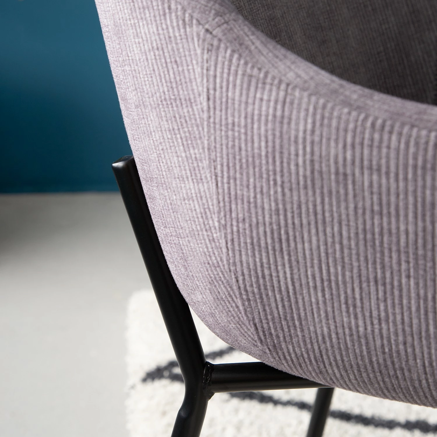 Jack & Alice Chaise capitonnée Richville - Velours côtelé / Fer - Gris / Noir 11 Jack & Alice Chaise capitonnée Richville - Velours côtelé / Fer - Gris / Noir – Image 9