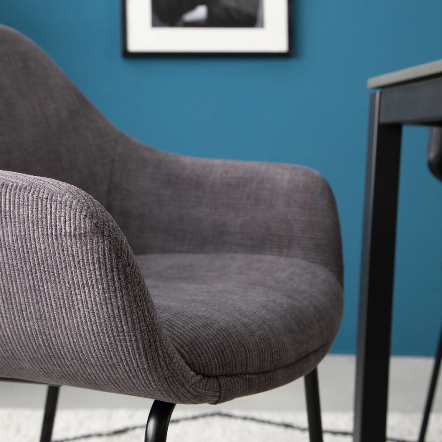 Jack & Alice Chaise capitonnée Richville - Velours côtelé / Fer - Gris / Noir 13 Jack & Alice Chaise capitonnée Richville - Velours côtelé / Fer - Gris / Noir – Image 11