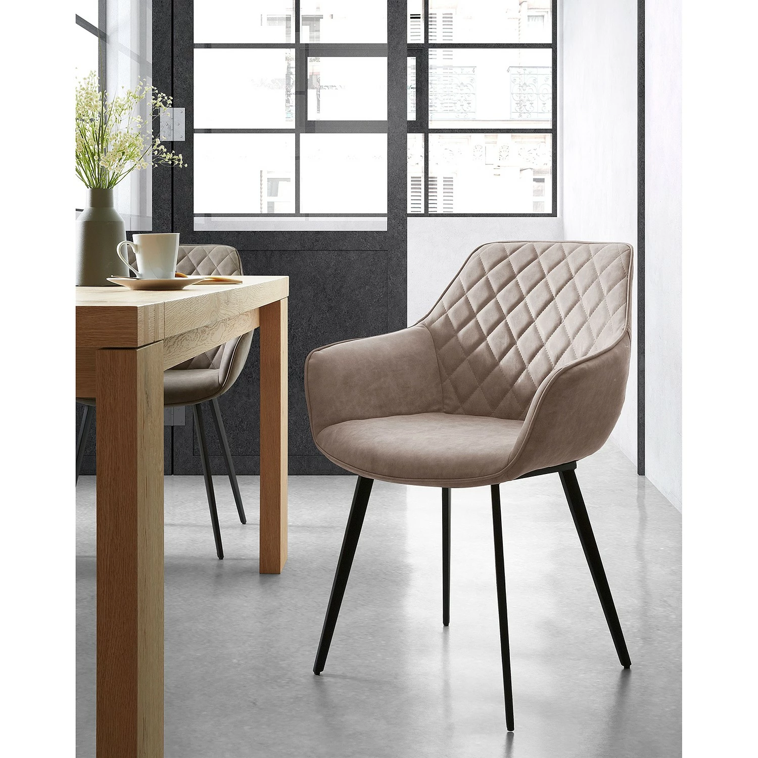 Red Living Chaises à accoudoirs Amira (lot de 2) - Imitation cuir / Acier - Noir - Sable vintage 4 Red Living Chaises à accoudoirs Amira (lot de 2) - Imitation cuir / Acier - Noir - Sable vintage – Image 2