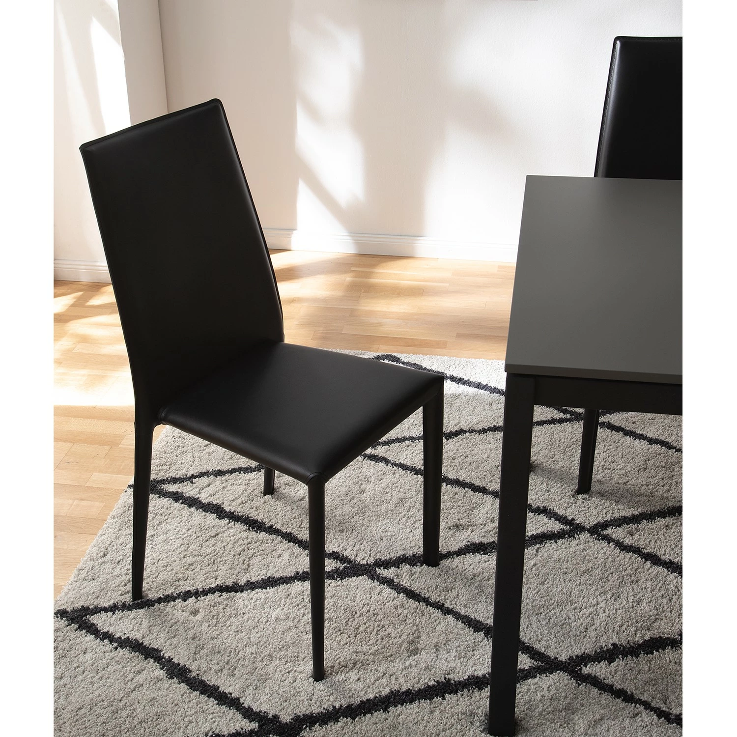 Fredriks Chaises Portola (lot de 2) - Cuir recyclé / Fer - Noir 14 Fredriks Chaises Portola (lot de 2) - Cuir recyclé / Fer - Noir – Image 12