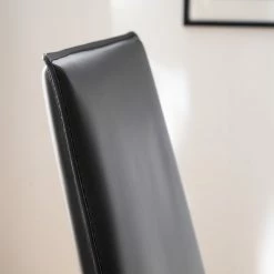 Fredriks Chaises Portola (lot de 2) - Cuir recyclé / Fer - Noir 32 Fredriks Chaises Portola (lot de 2) - Cuir recyclé / Fer - Noir -Chaises Boutique 1000216618 210217 17120700006 DETAILS P000000001000216618