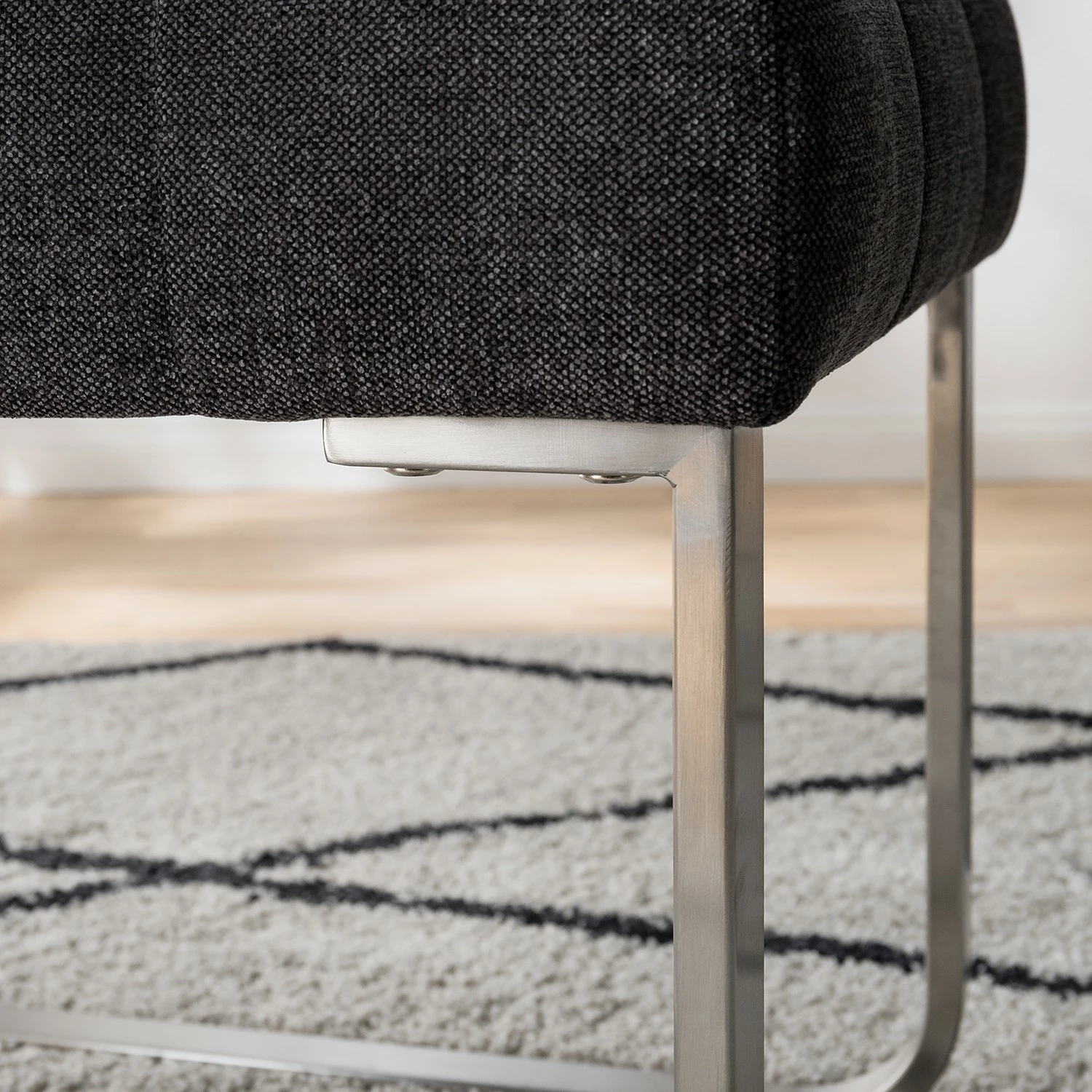 Ars manufacti Chaises cantilever Stawley I (lot de 2) - Tissage à plat / Acier inoxydable - Gris foncé / Acier inoxydable 16 Ars manufacti Chaises cantilever Stawley I (lot de 2) - Tissage à plat / Acier inoxydable - Gris foncé / Acier inoxydable – Image 14