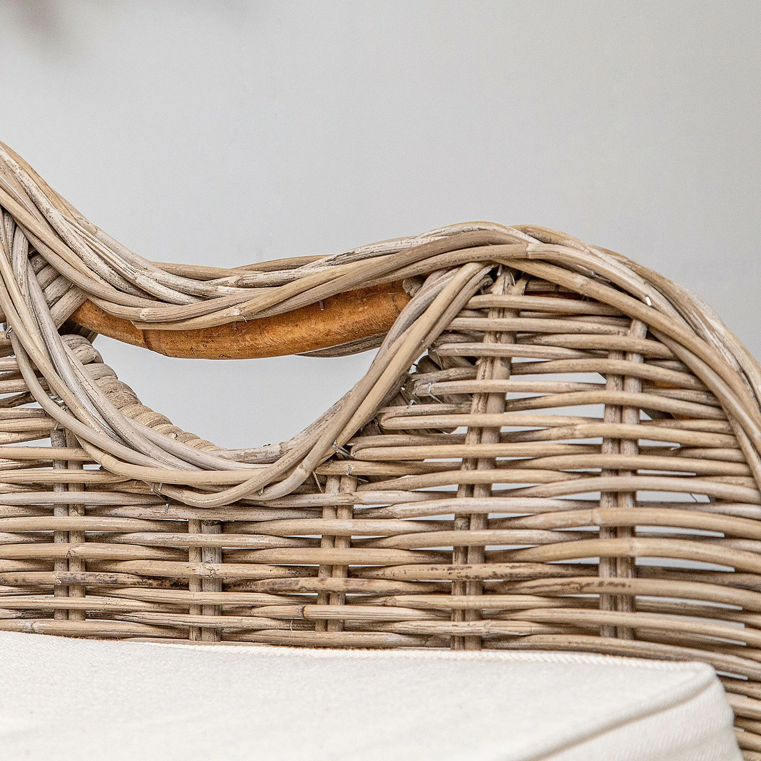 Naturoo Fauteuil Lozon - Rotin / Tissu - Gris Kubu / Crème 10 Naturoo Fauteuil Lozon - Rotin / Tissu - Gris Kubu / Crème – Image 8