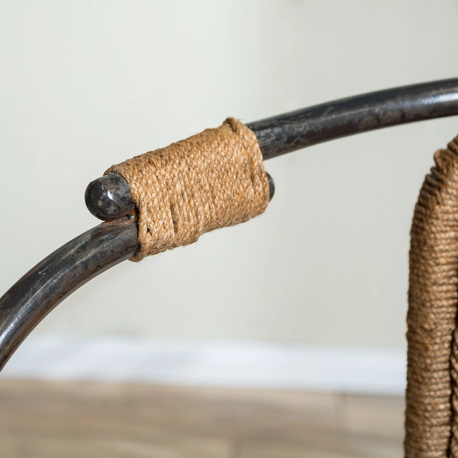 Ars manufacti Chaise à accoudoirs Dissay - Jute tressé / Fer - Naturel / Noir 16 Ars manufacti Chaise à accoudoirs Dissay - Jute tressé / Fer - Naturel / Noir – Image 14