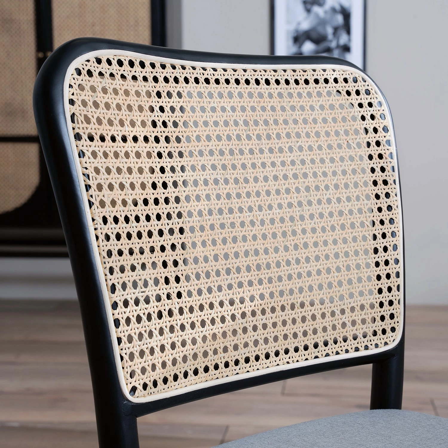 Studio Copenhagen Chaises Cutis (lot de 2) - Rotin et tissu / Hêtre massif - Gris lumineux 13 Studio Copenhagen Chaises Cutis (lot de 2) - Rotin et tissu / Hêtre massif - Gris lumineux – Image 11