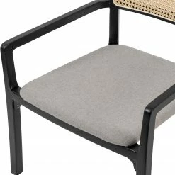 Studio Copenhagen Fauteuil de jardin Elena - Rotin et tissu / Hêtre massif - Gris lumineux 27 Studio Copenhagen Fauteuil de jardin Elena - Rotin et tissu / Hêtre massif - Gris lumineux -Chaises Boutique 1000273466 220420 050 DETAILS P000000001000273466