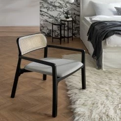 Studio Copenhagen Fauteuil de jardin Elena - Rotin et tissu / Hêtre massif - Gris lumineux 18 Studio Copenhagen Fauteuil de jardin Elena - Rotin et tissu / Hêtre massif - Gris lumineux -Chaises Boutique 1000273466 220823 021 MOOD DETAILS P000000001000273466 mood