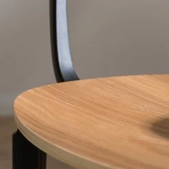 Studio Copenhagen Chaises à accoudoirs Day (lot de 2) - Contreplaqué / Matière plastique - Imitation chêne / Noir -Chaises Boutique 1000273479 220915 025 MOOD DETAILS P000000001000273479 mood