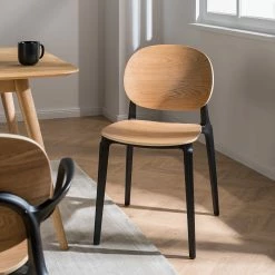 Studio Copenhagen Chaises Day (lot de 2) - Contreplaqué / Matière plastique - Imitation chêne / Noir -Chaises Boutique 1000273483 220915 021 MOOD DETAILS P000000001000273483 mood