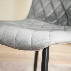 Ars manufacti Chaises capitonnées Trevo I (lot de 2) - Gris lumineux -Chaises Boutique 1000274876 220517 040 DETAILS P000000001000274876