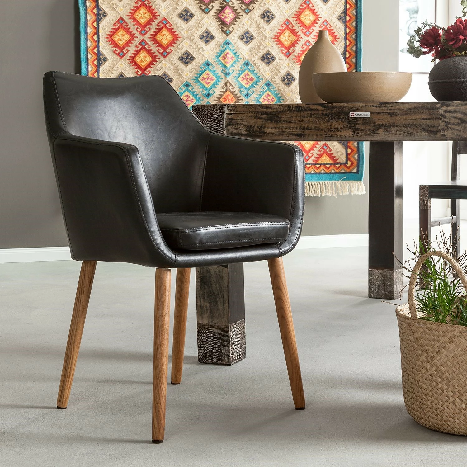 Mørteens Chaises à accoudoirs Nicholas - Cuir synthétique Aken: Noir vintage - Lot de 2 4 Mørteens Chaises à accoudoirs Nicholas - Cuir synthétique Aken: Noir vintage - Lot de 2 – Image 2