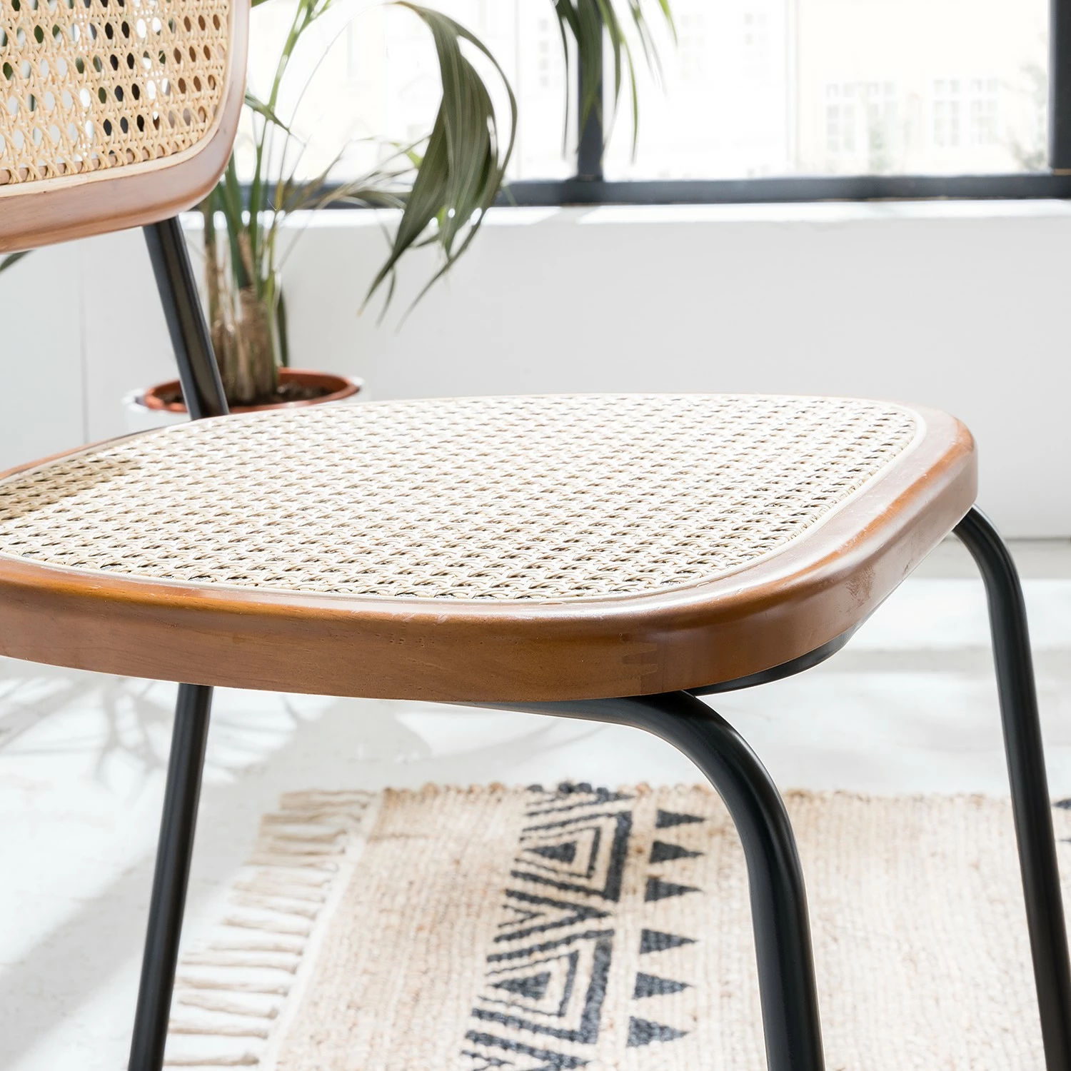 Maison Belfort Chaises Ramona (lot de 2) - Rotin & Hêtre massif / Acier - Beige & Hêtre / Chrome 16 Maison Belfort Chaises Ramona (lot de 2) - Rotin & Hêtre massif / Acier - Beige & Hêtre / Chrome – Image 14