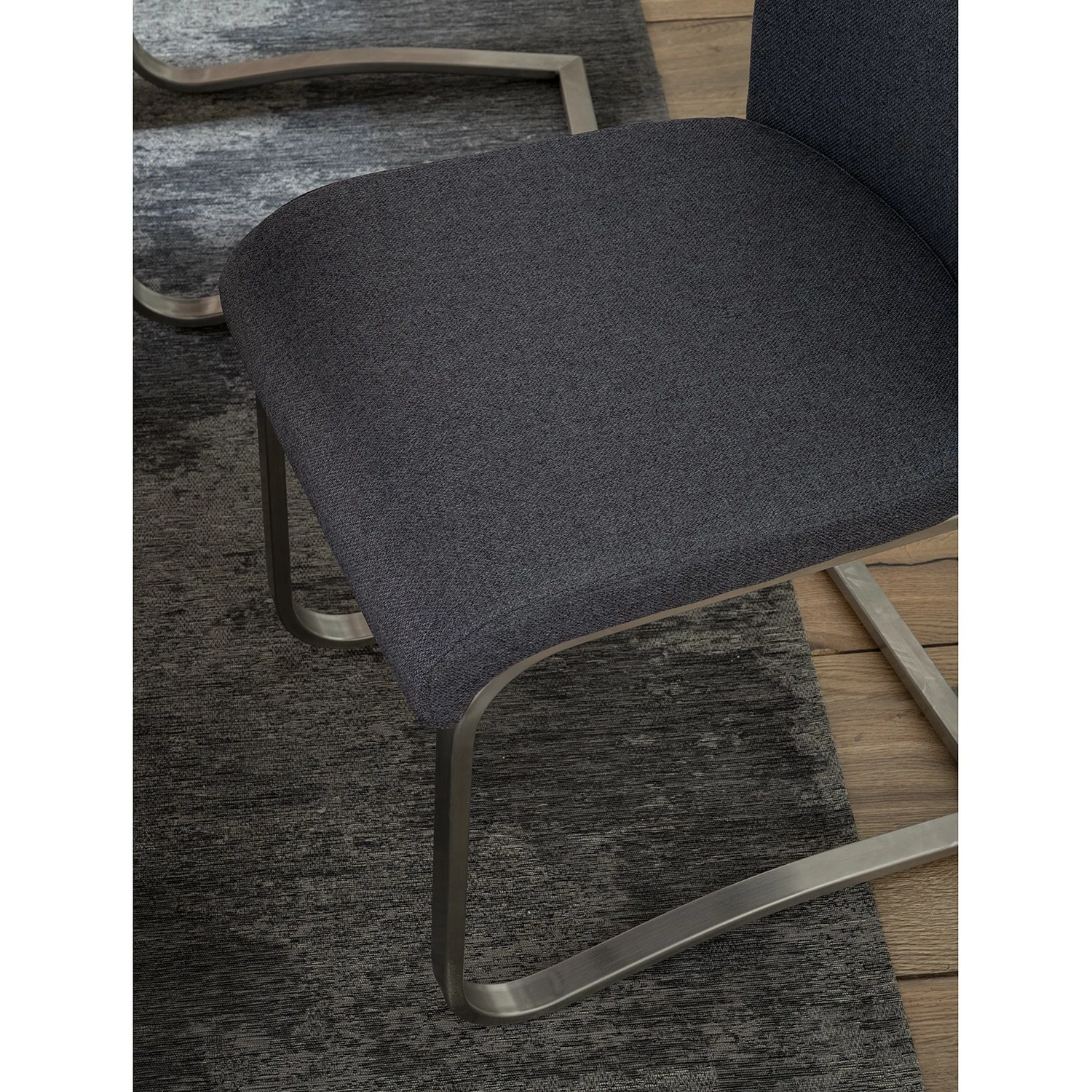 Fredriks Chaises cantilever Marco II - Tissage à plat / Acier inoxydable - Anthracite - Lot de 4 10 Fredriks Chaises cantilever Marco II - Tissage à plat / Acier inoxydable - Anthracite - Lot de 4 – Image 8