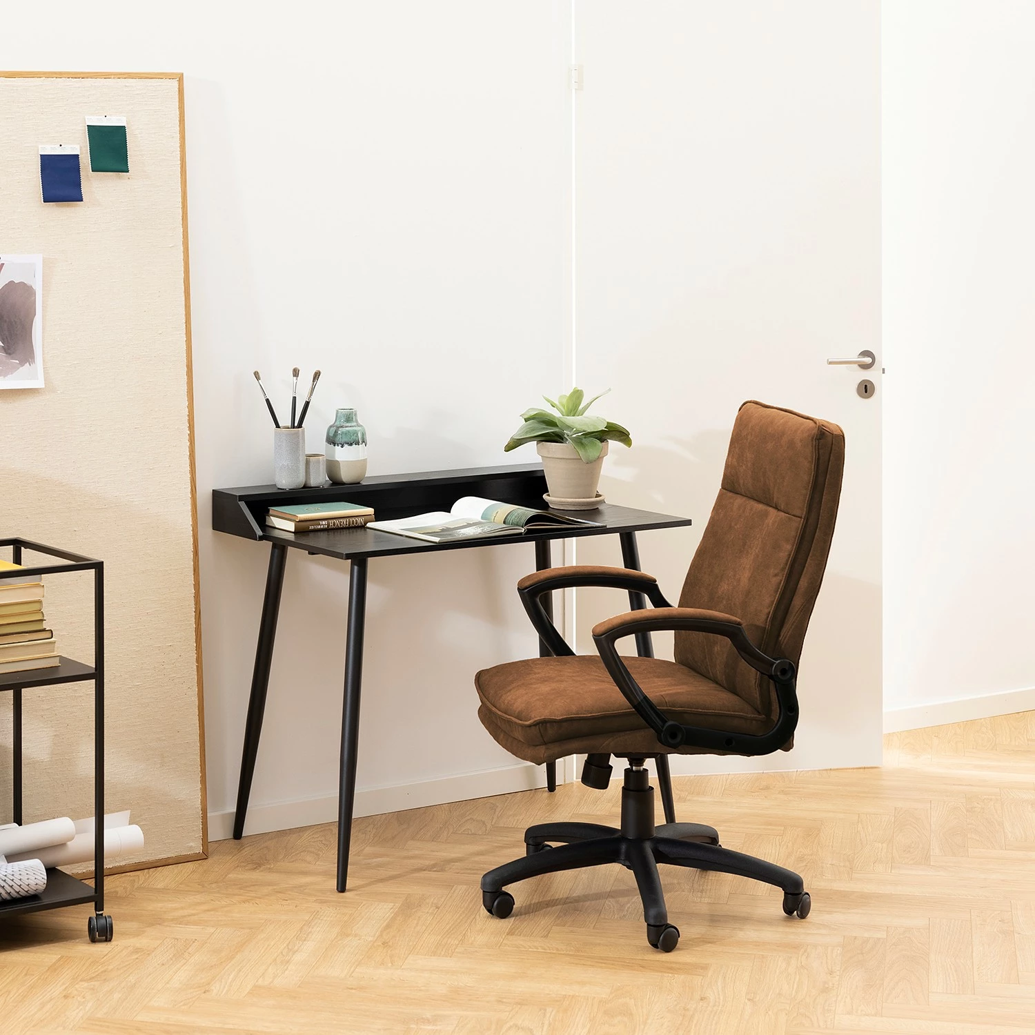 Red Living Chaise de bureau Crank - Microfibre / Nylon - Camel / Noir 4 Red Living Chaise de bureau Crank - Microfibre / Nylon - Camel / Noir – Image 2